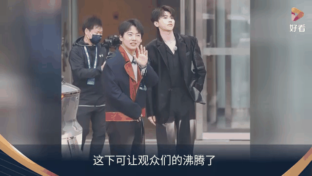 爱游戏直播官网 -JackeyLove重返赛场，锐不可当首场状态出色，快船观众沸腾！(搏击俱乐部高清完整版)