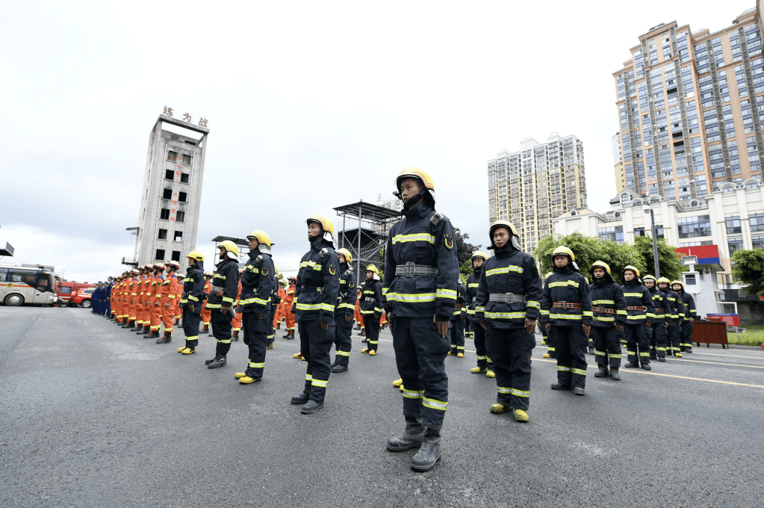  游泳比赛哪个赛道有优势 