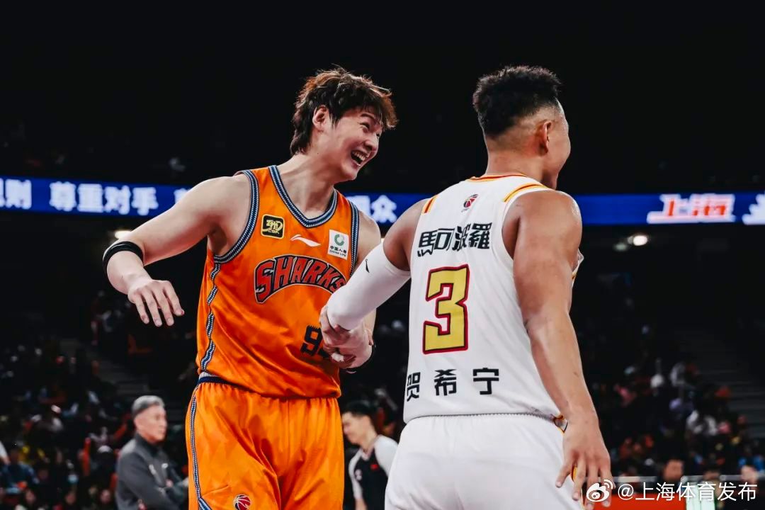 关于冲刺阶段CBA季后赛传出新动向，上海久事防线松动，高层表态——悬念犹存，赛程密集仍需轮换的信息