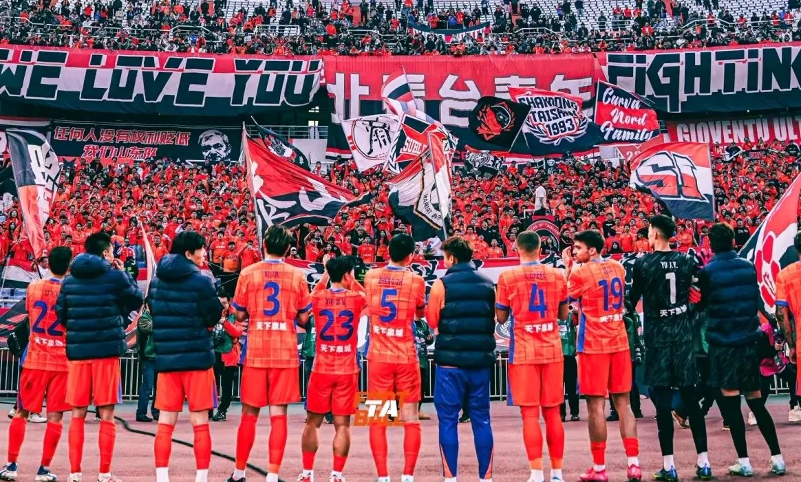 爱游戏真人体育娱乐 -今夜山东泰山门线救险——NBA常规赛节点到来，气氛紧张，阵容厚度经受考验(山东泰山迎来外援利好)