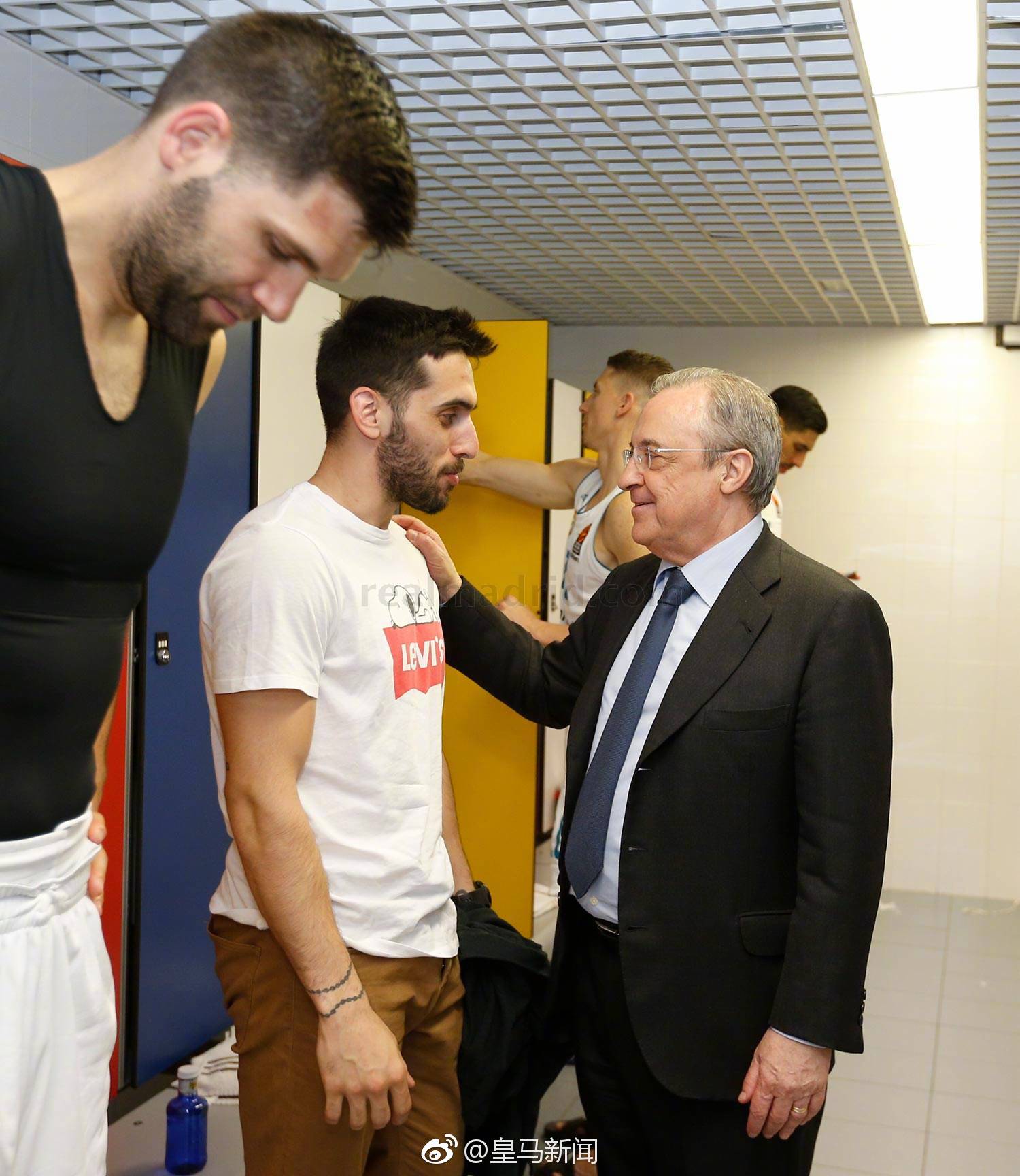 爱游戏官方体育 -巴塞罗那训练开放日，冲刺阶段更衣室发声引欢呼，欧冠在即，赛季目标并未改变的简单介绍