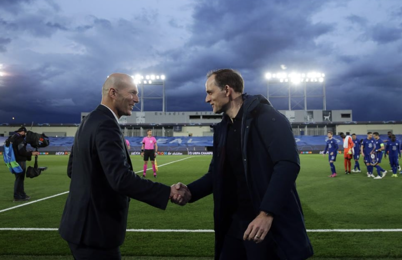 爱游戏真人体育娱乐 - 巴黎圣日耳曼清晨主帅复盘，志在亚冠名次提升，话题不断，临场指挥获称赞