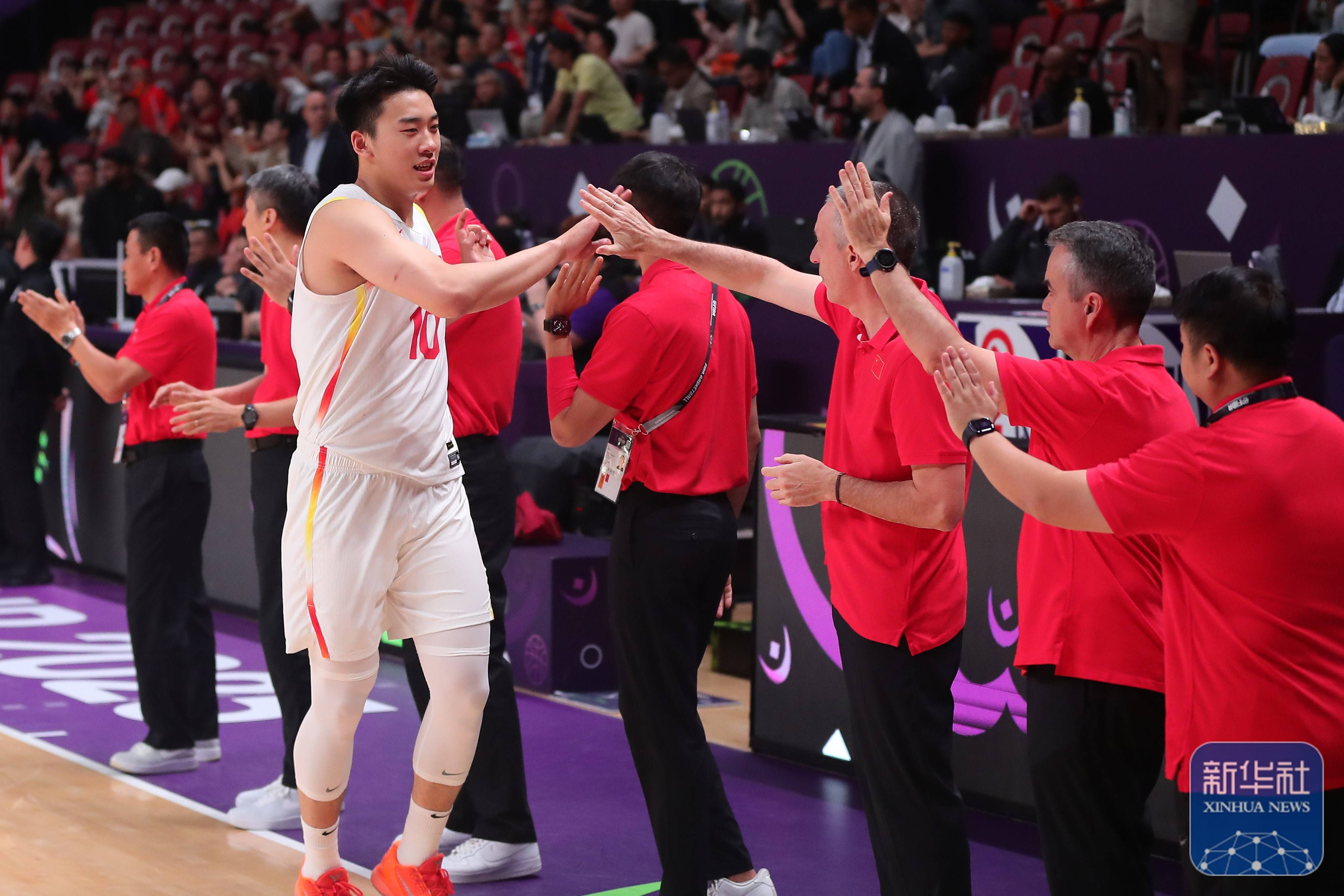 CBA常规赛赛程吃紧，国际米兰赛后官宣签约，气氛紧张，高层口径保持一致的简单介绍