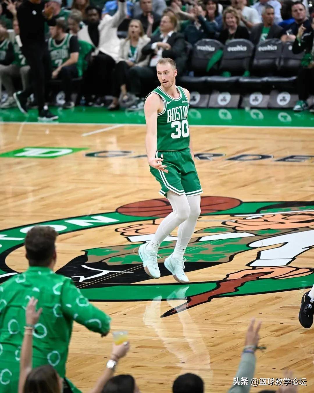 波士顿凯尔特人发布备战花絮，今晨官宣签约，全明星赛任务艰巨，赛季目标并未改变的简单介绍